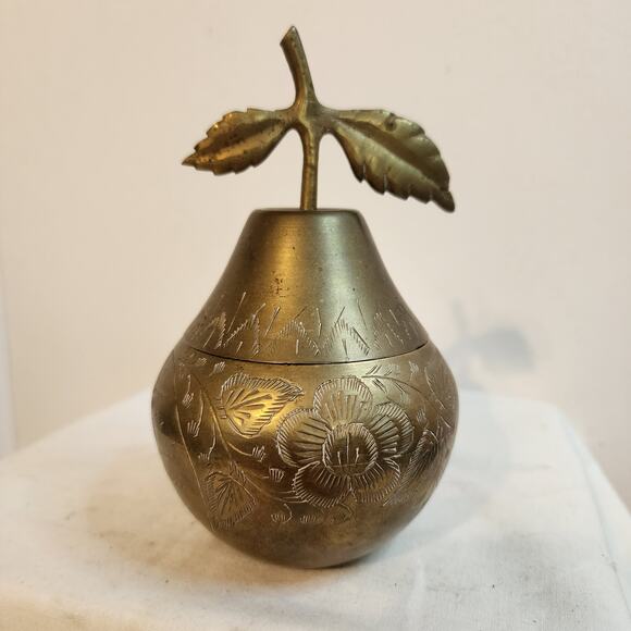 Vintage Brass Pear Shaped Trinket Box with Leaf Lid Floral Etched Design 5" - Picture 1 of 10